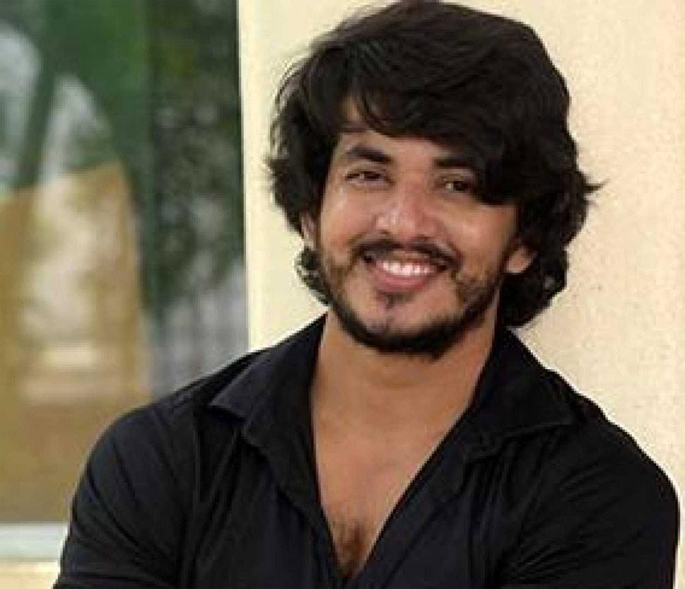 Bigg Boss Nonstop: Ajay comments on Housemates  