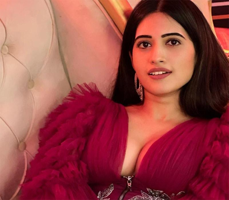Bigg Boss Sravanthi Glamour show
