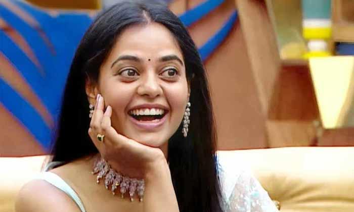 Bindu Madhavi Likely To Work In Balayya Next
