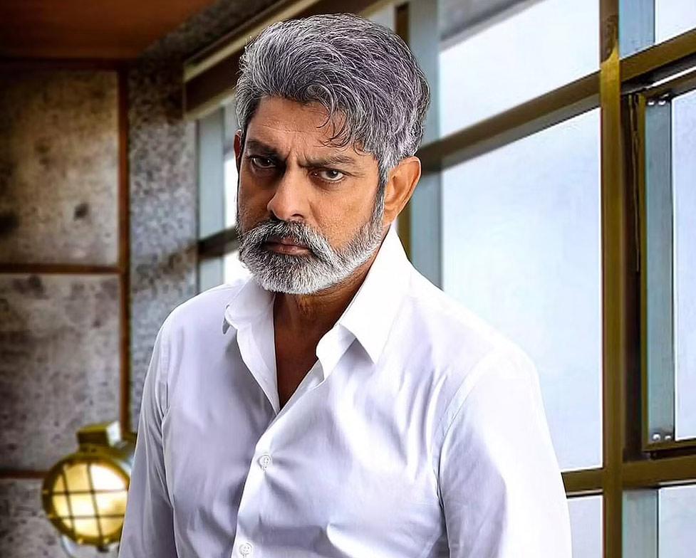 Jagapathi babu Gives Clarity Over Political Entry