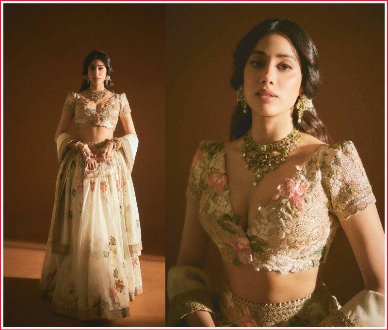 Janhvi Kapoor stunning look
