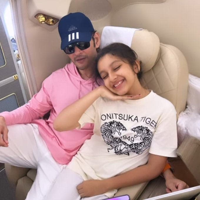Mahesh daughter Sitara says Thaggede Le