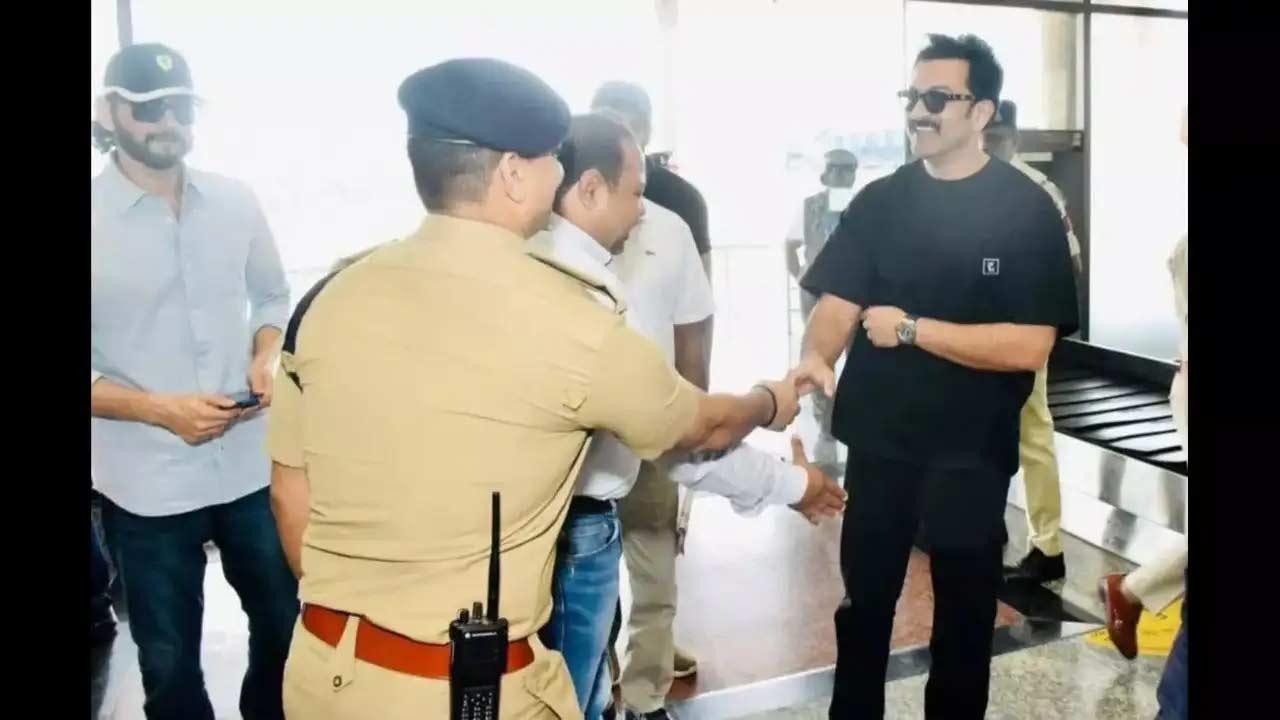 Mahesh-Prithviraj airport visuals leak