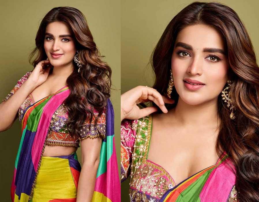 Nidhhi Agerwal Glamour show on social media