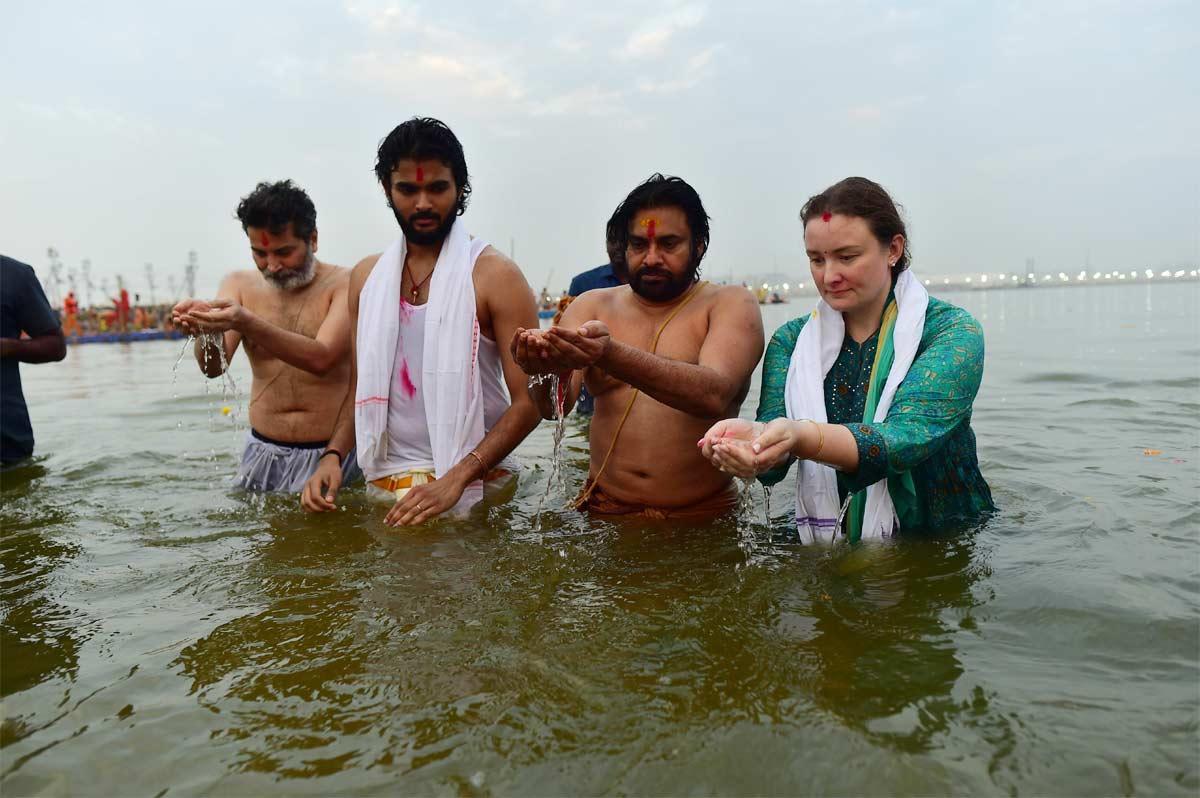 Pawan takes holy dip at Maha Kumbh