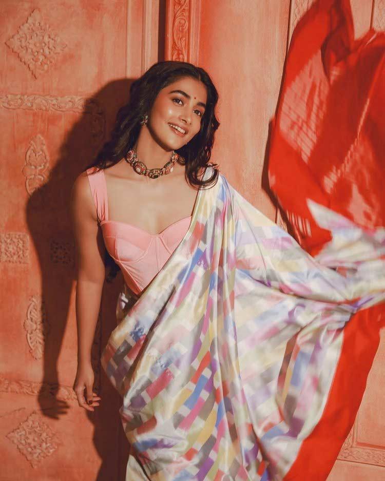 Pooja Hegde always look charming in traditional saree
