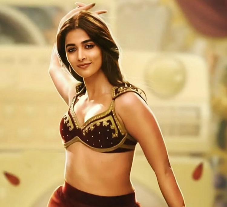 Pooja Hegde look in Beast creates sensation