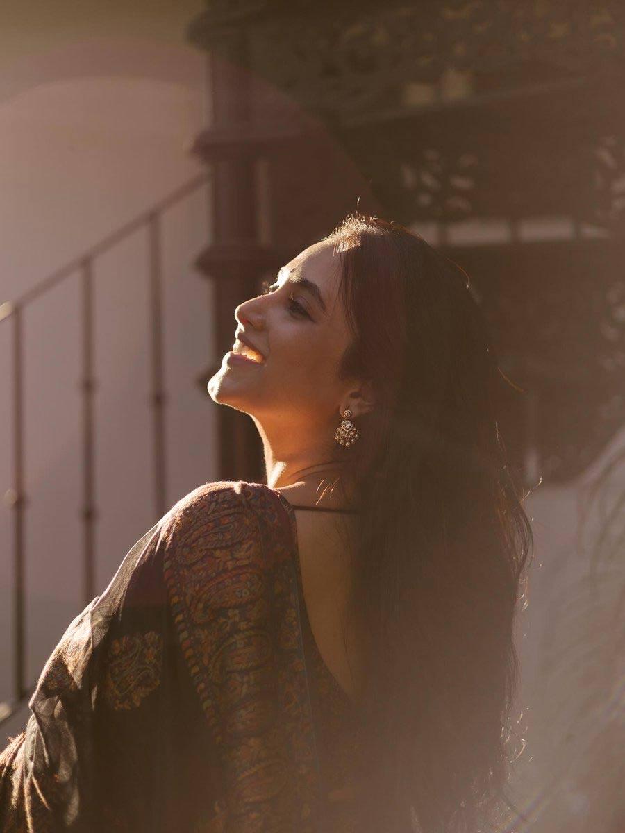 Priyanka Mohan saree shoot