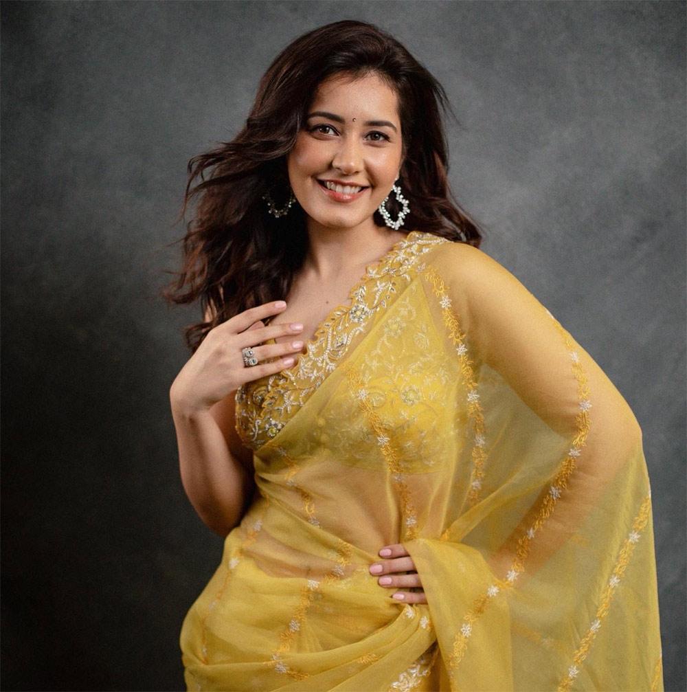 Raashi Khanna Latest Photo shoot viral