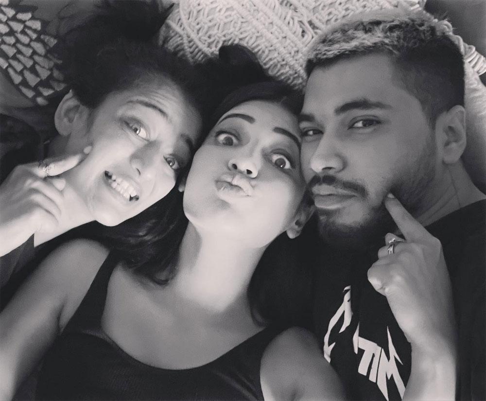 Shruti Haasan with Boyfriend and Sister scare us