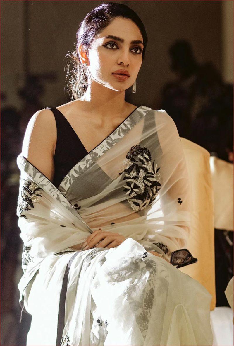 Sobhita advice to telugu influencer