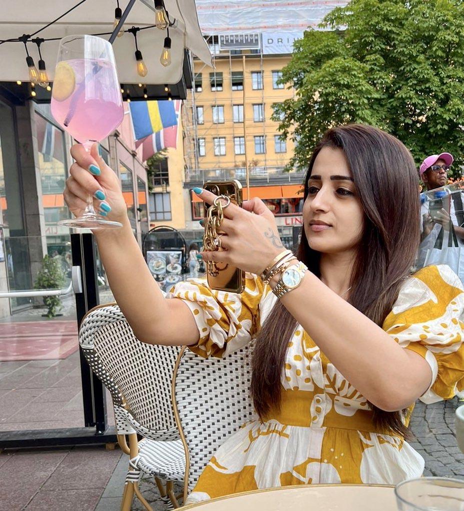 Trisha throwback pic goes viral