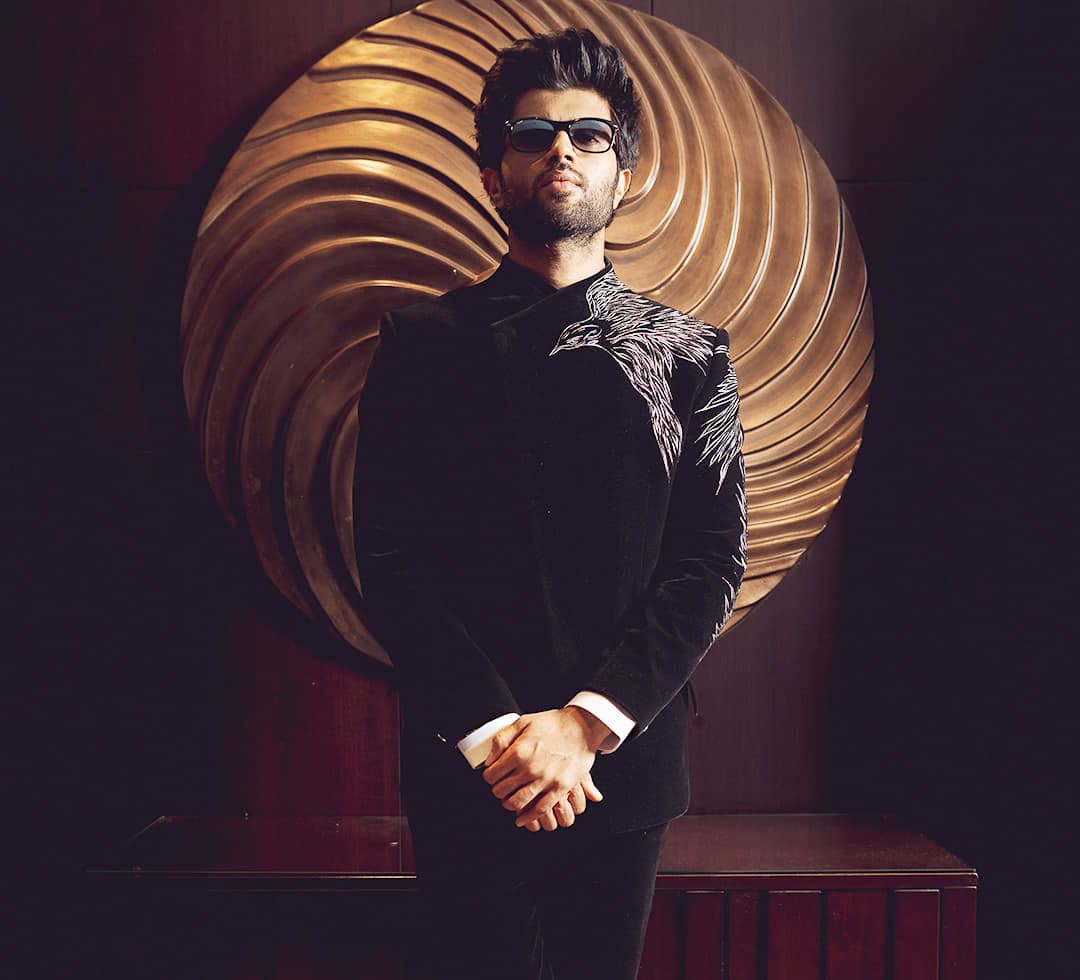 Vijay Deverakonda tweet single player caption with pic