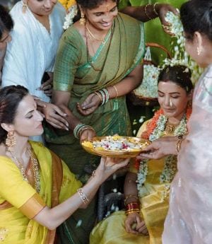 Samantha celebrates baby shower