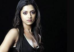 Mamatha's romances with an Italian???