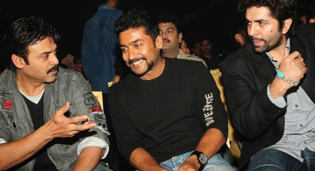 Tamil Heroes and Heroines donate generously to "Star Night".
