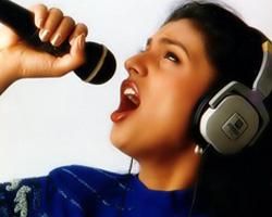Roja sings the "United Andhra" song.