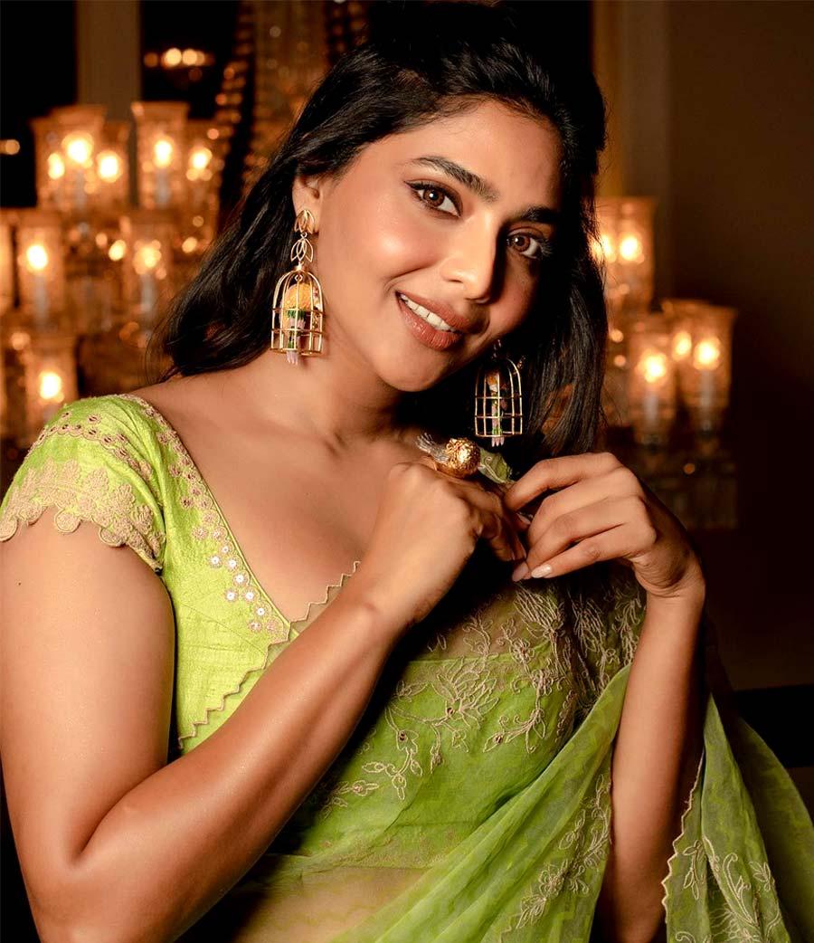 Aishwarya Lekshmi Stunning In Saree