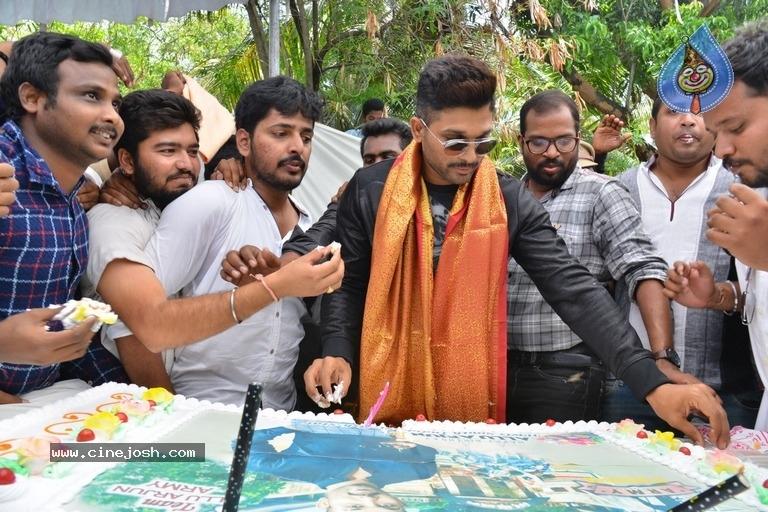 Bunny Surprises With His Simplicity