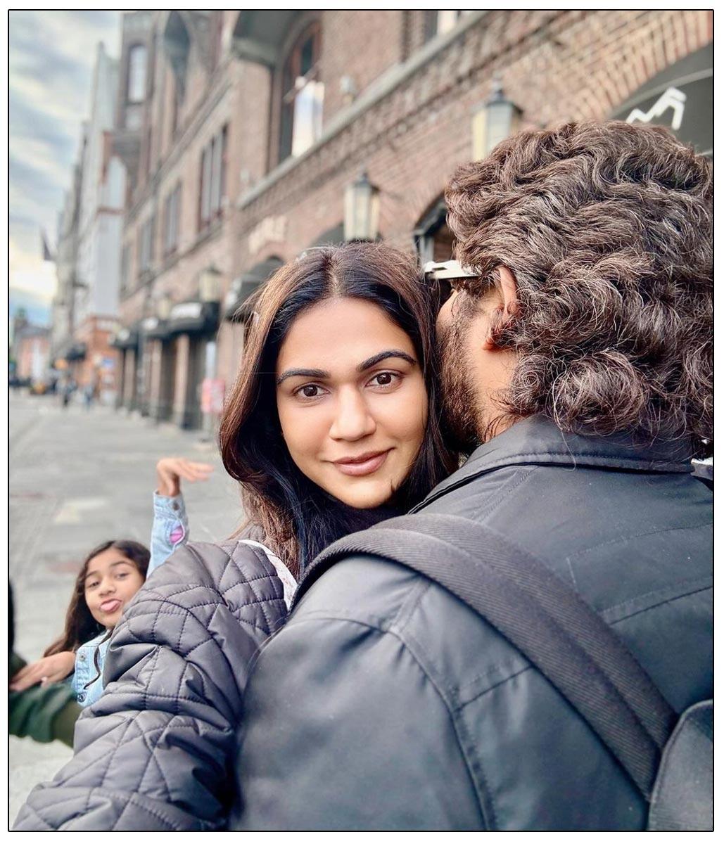 Allu Arjun Pic With His Wife Sneha Creates A Rage