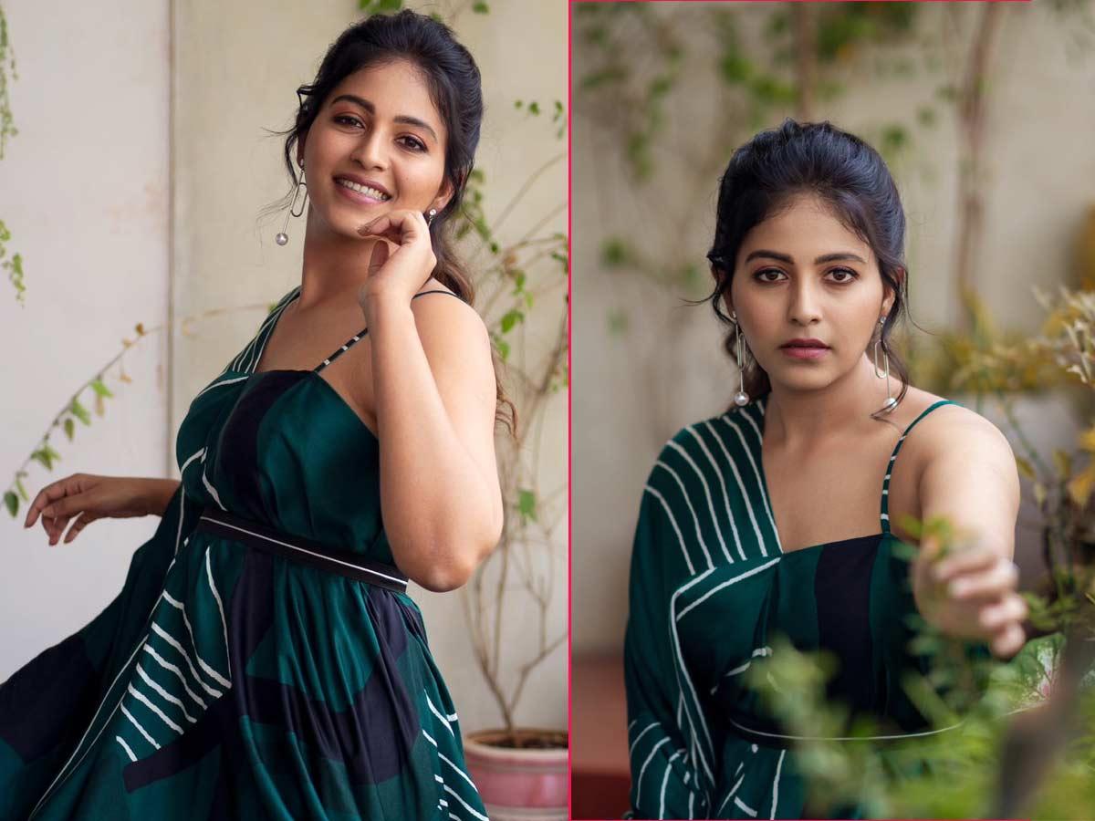 Anjali wows in peacock color