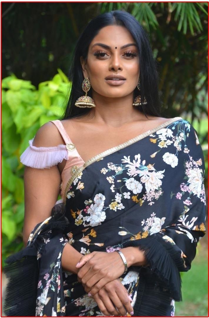 Chandrika Ravi Is The First Indian Actress To Host US Radio Show