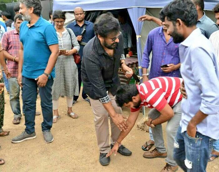 Pic Talk: Chiru Craze, Rajamouli Pose
