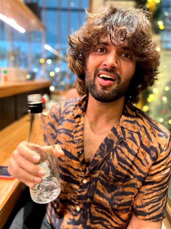 Vijay Devarakonda springs a surprise on X Mas