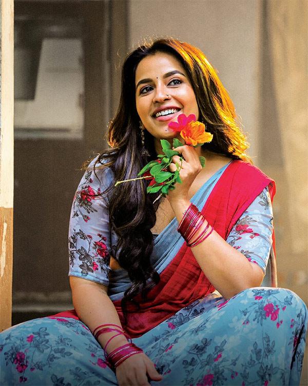 First Look poster of Komalee Prasad from 'Sasivadane'