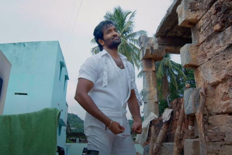 Ginna: Manchu Vishnu thrills with mass moves