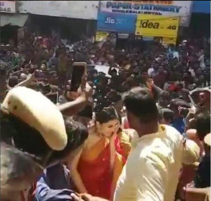 Who Pulled Hansika's Cheeks Publicly?