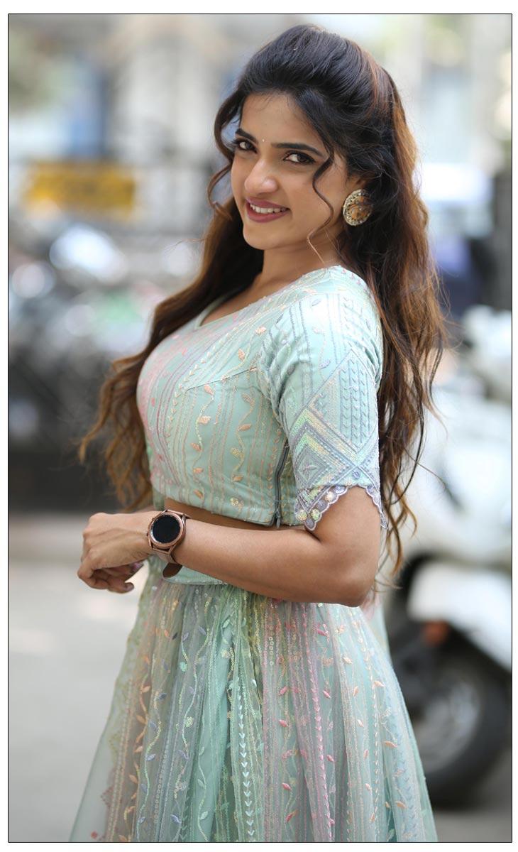 Actress Aayushi Patell Interview About Kaliyugam Pattanamlo
