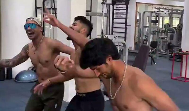 Indian cricketers dance to Chilla song from Thunivu