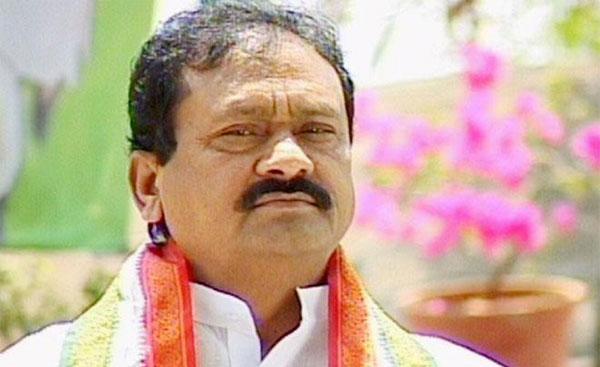 Shabbir Ali asks KCR to disclose donors' names for Yagnam, publicity