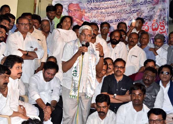 Kodandaram's protest foiled, JAC chief vows to fight for farmers rights