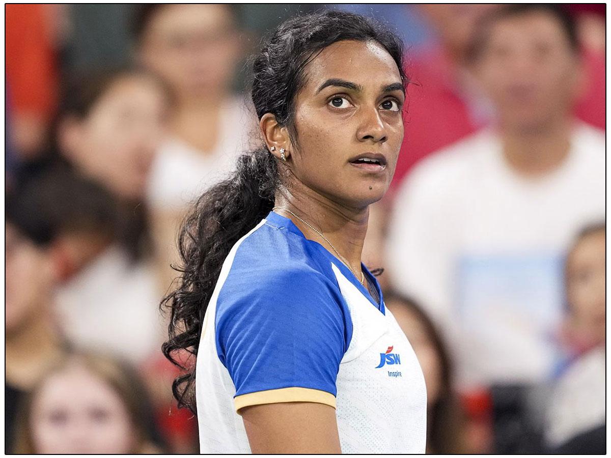 PV Sindhu Sandwiched Between Jagan And CBN