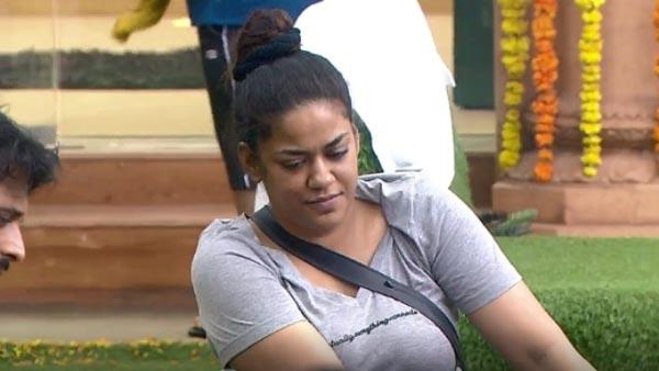 Mumaith Khan To Leave Bigg Boss For SIT!