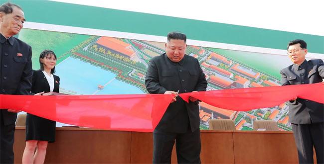 Kim Jong 1st Public Appearance, All Smiles