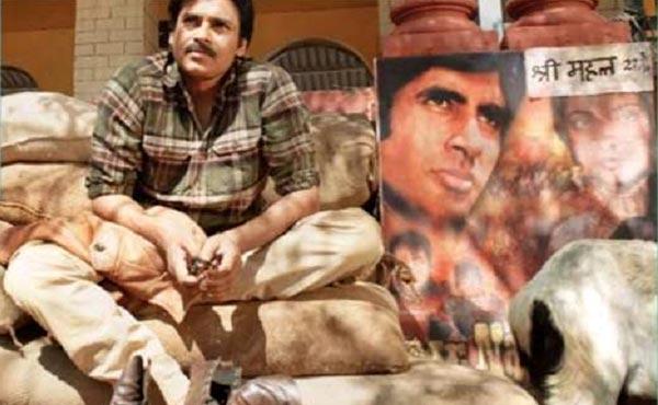 Pawan Suddenly Finds Love For Big B!