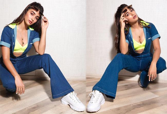 Hot Pic: Pooja Hegde Opens Shirt Buttons