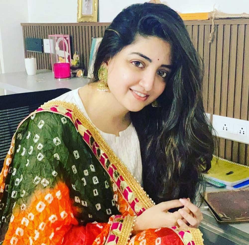 Poonam Kaur cryptic post becomes talking point