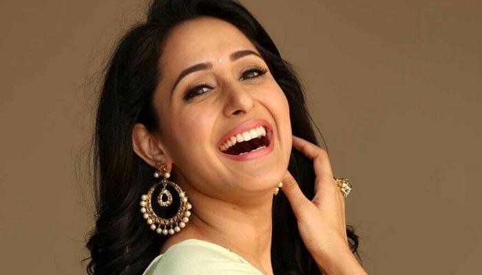 Pragya Jaiswal Again With Manchu!