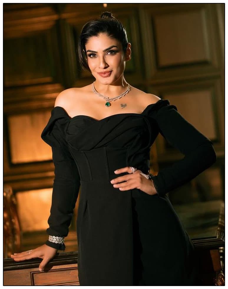 Raveena Tandon Danced With Bleeding Knees