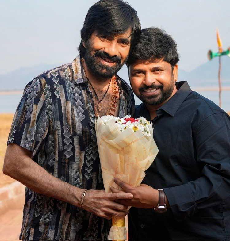 Ravi Teja to surprise with his transformation in Irumudi