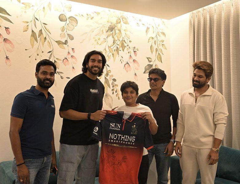 RCB Star Venkatesh Iyer Meets Allu Arjun In Hyderabad