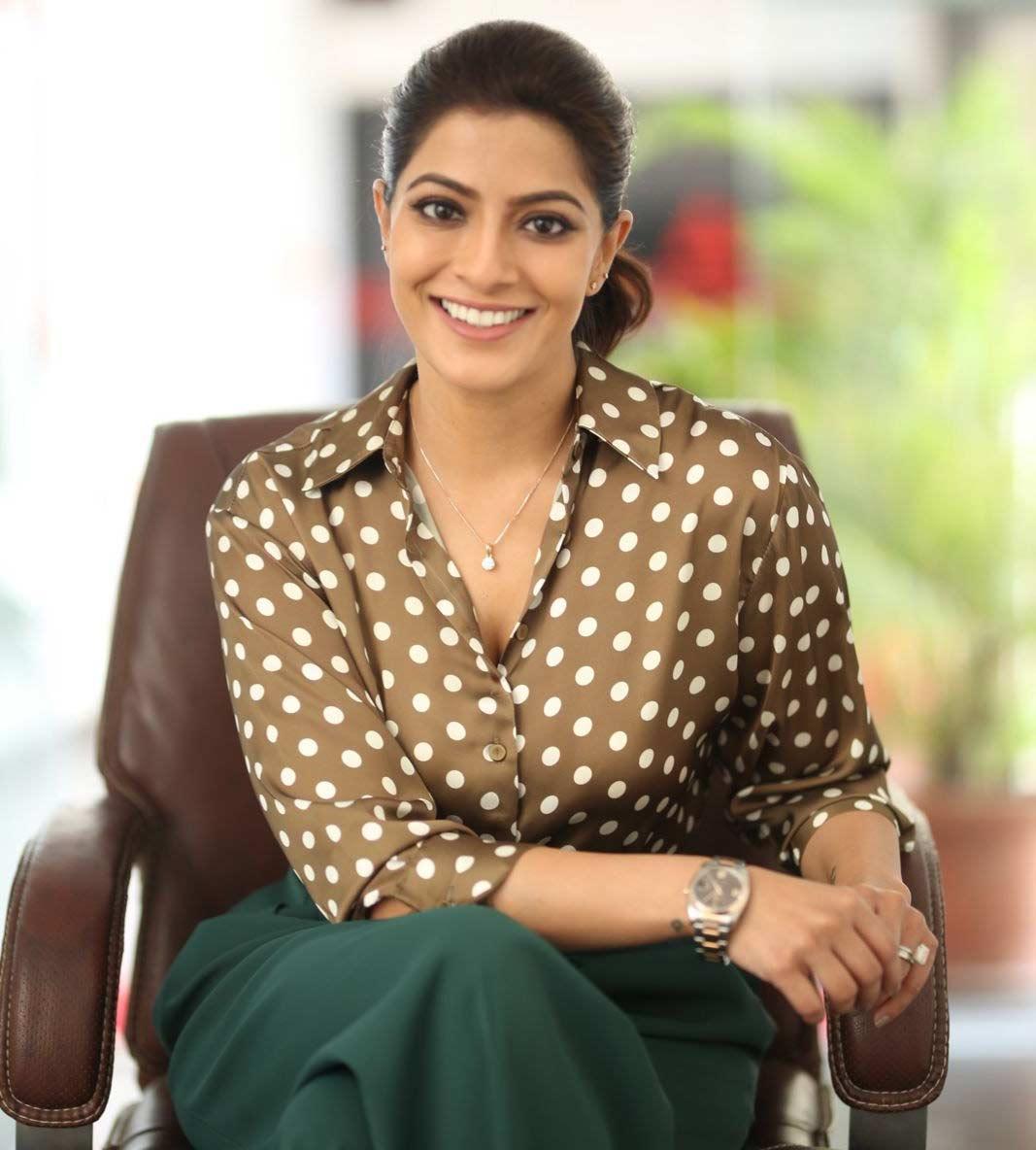 Varalaxmi Sarathkumar interview about Sabari