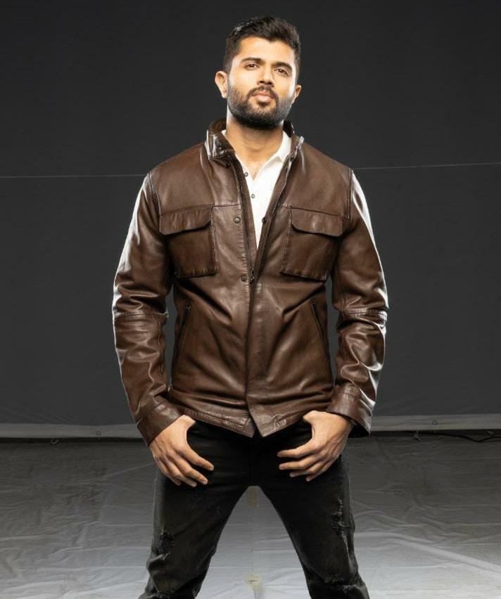 Never stop the hunt says Birthday boy Vijay Deverakonda!!