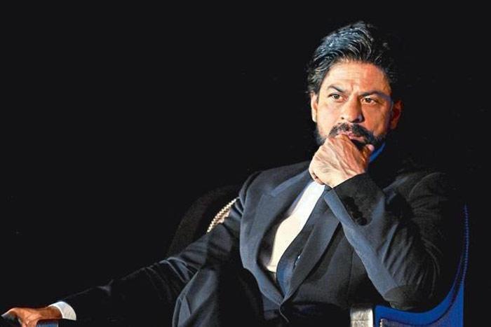 Shah Rukh Insulted in Public