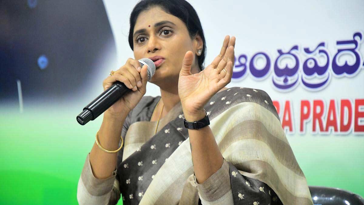 Sharmila doling out boring speeches