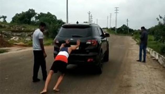 Mahesh BIL Workouts With Car
